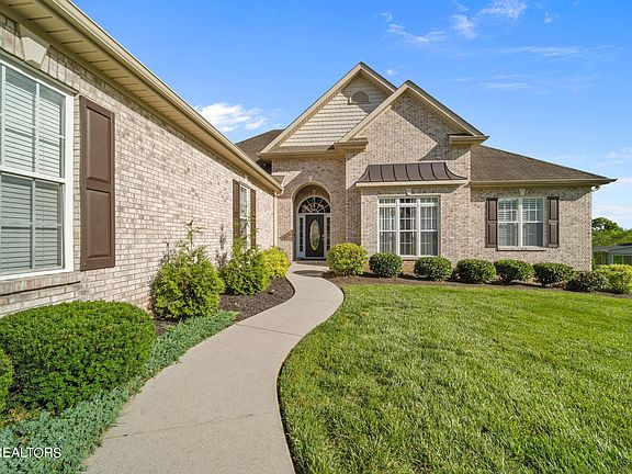 2nd image of 3824 Holly Berry Dr