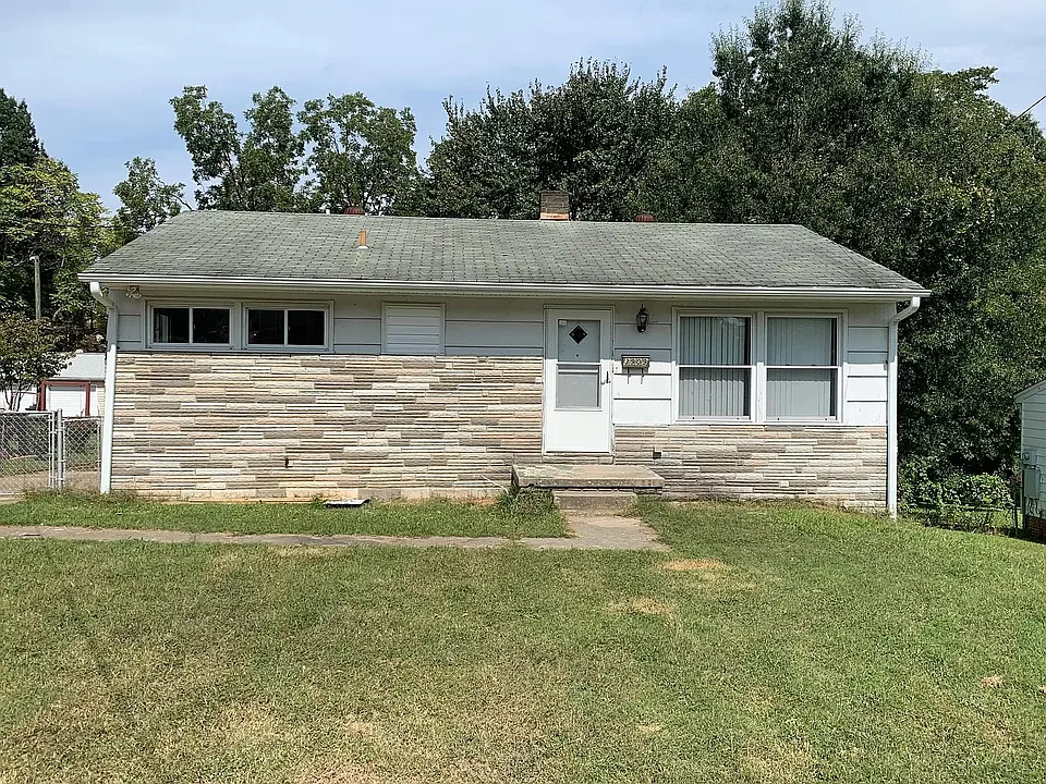 3909 Lacy Ave