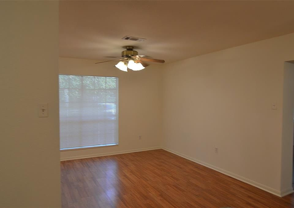 1st image of 9902 Trailway Dr