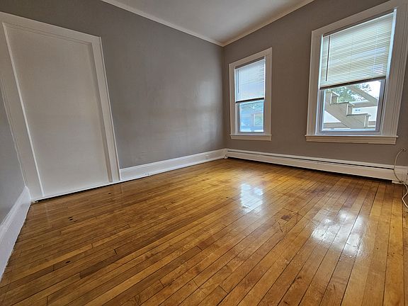 2nd image of 119 Newbury St