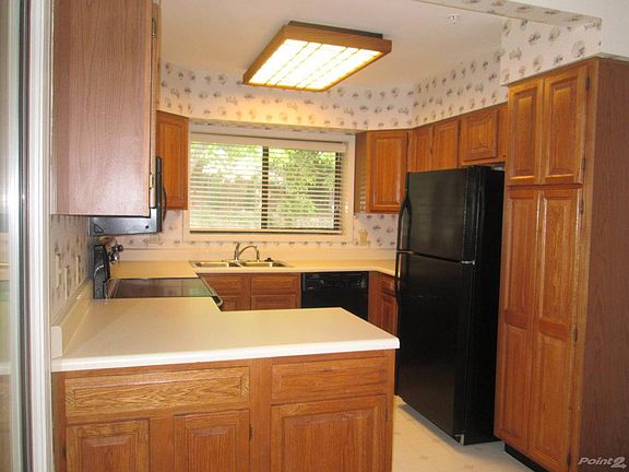 4th image of 804 Lismore SE