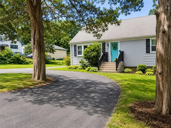 20 Brook St, Barrington, RI 02806