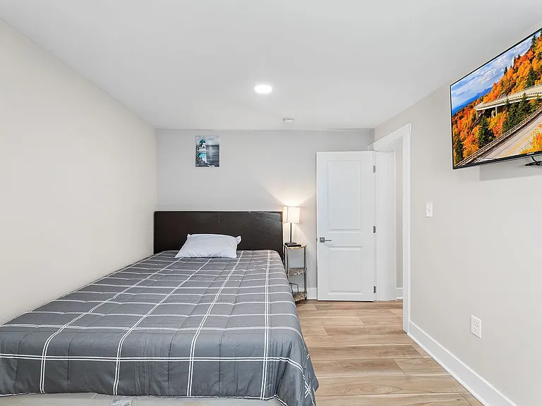 213 Philadelphia Ave #B — Photo 9