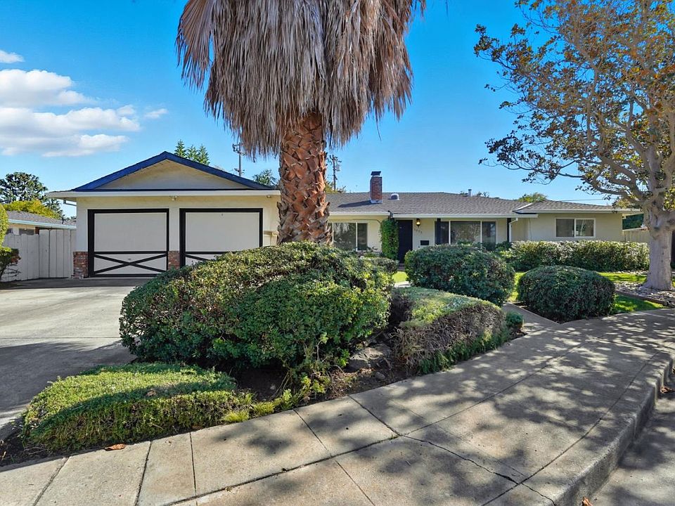 1st image of 1021-1023 Golf Ct