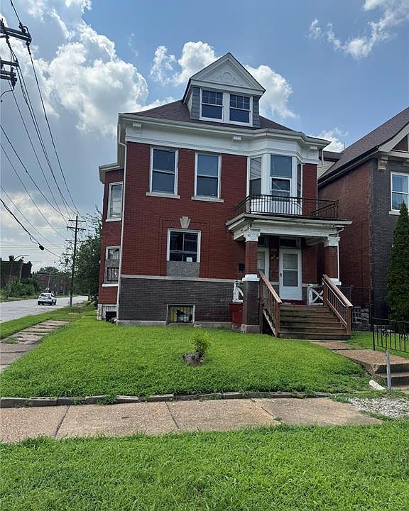 2nd image of 2902 Sullivan Ave