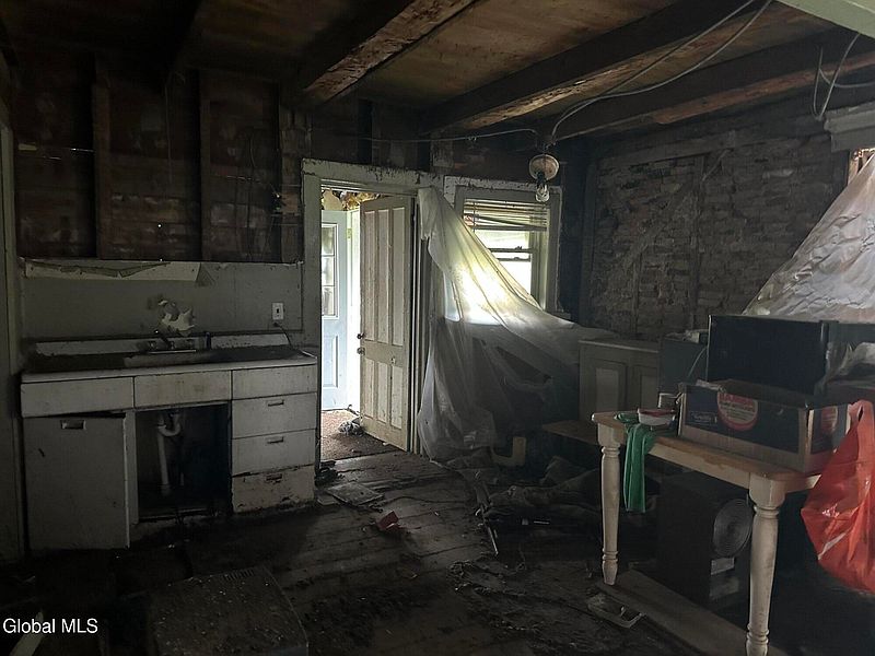 4th image of 3964 Putnam Road