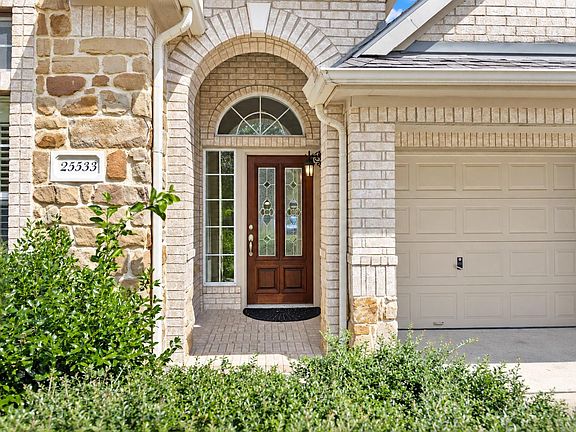 3rd image of 25533 Ramrock Dr