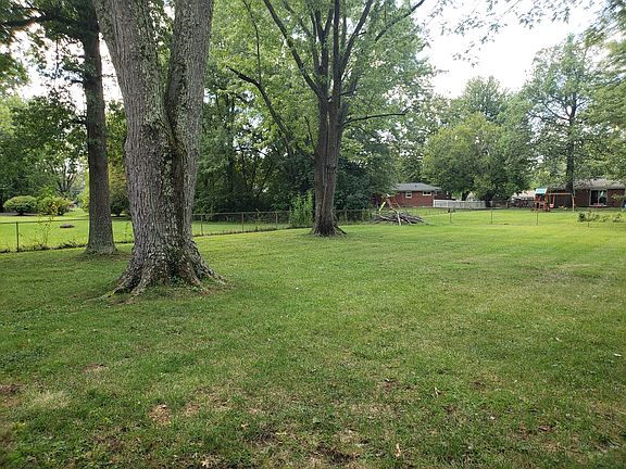 4th image of 5609 Garrett Dr