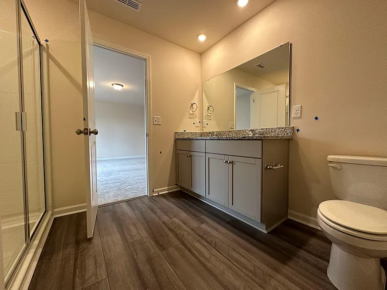 Master Bathroom_3508 Arctic