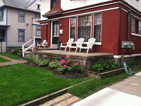 253 Eastern Ave SE #1 (right side, 2 floors) 