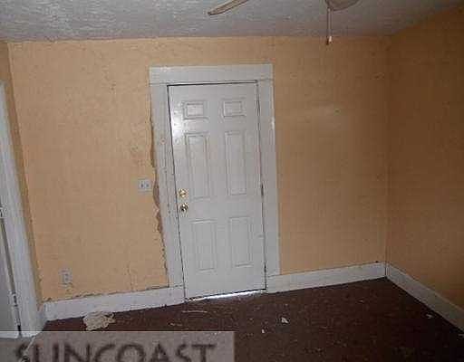 4th image of 4105 12th Ave S