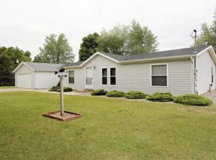 55977 Sewanee Trl, Colon, MI 49040