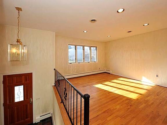 3rd image of 16 Odonnell St