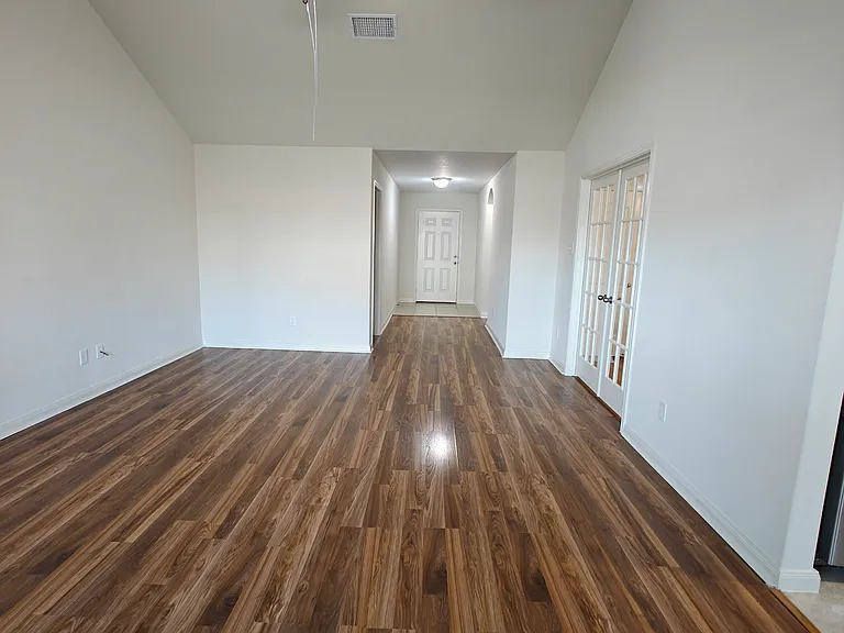 2105 Old Harbor Way — Photo 4