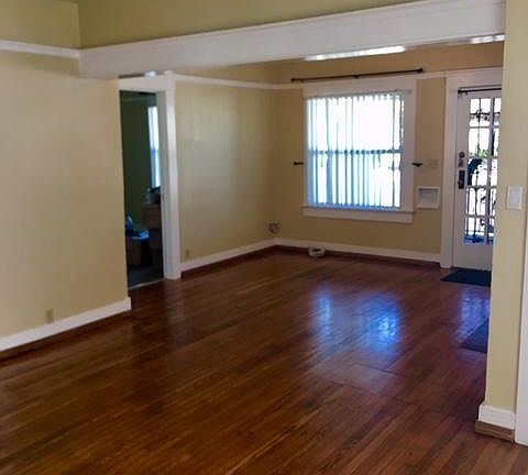 3rd image of 3137 Collier Ave