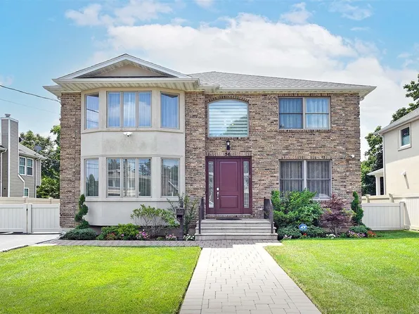 (undisclosed Address), Roslyn Heights, NY 11577
