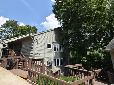 9841 S Harbour Pointe Dr, Bloomington, IN, 47401