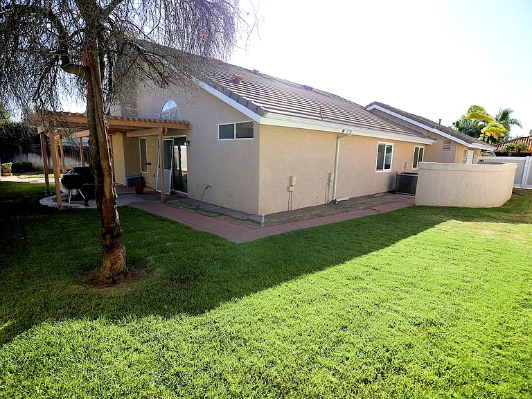 25406 Blackthorne Dr — Photo 15