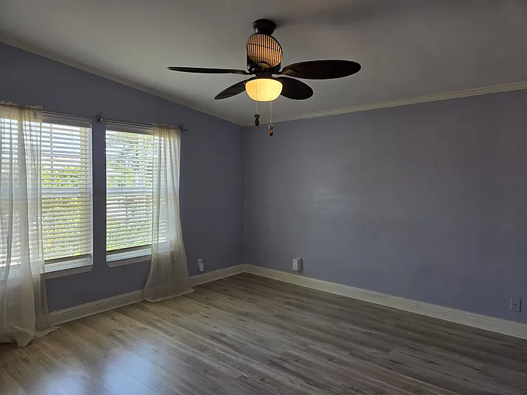 2921 Dupont St S — Photo 25