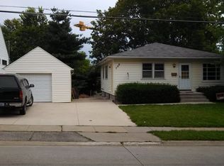 708 Sunset St, Iowa City, IA 52246