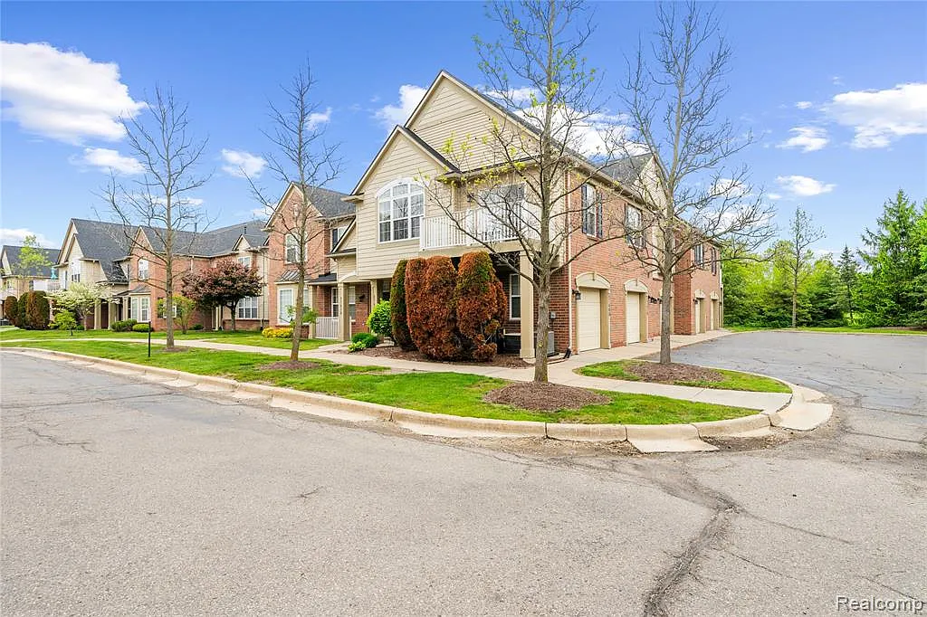 Building Photo - 47408 Pembroke Dr