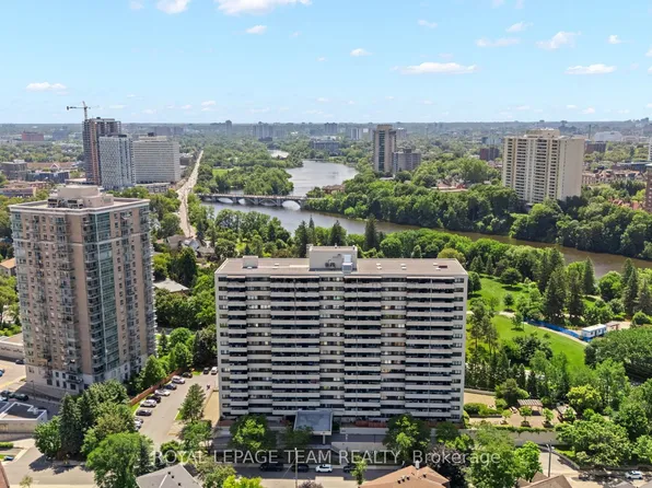 40 Landry St #901, Ottawa, ON K1L 8K4