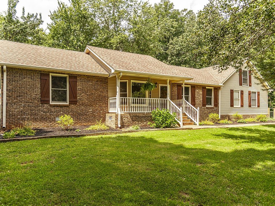 1st image of 205 Overlook Ct