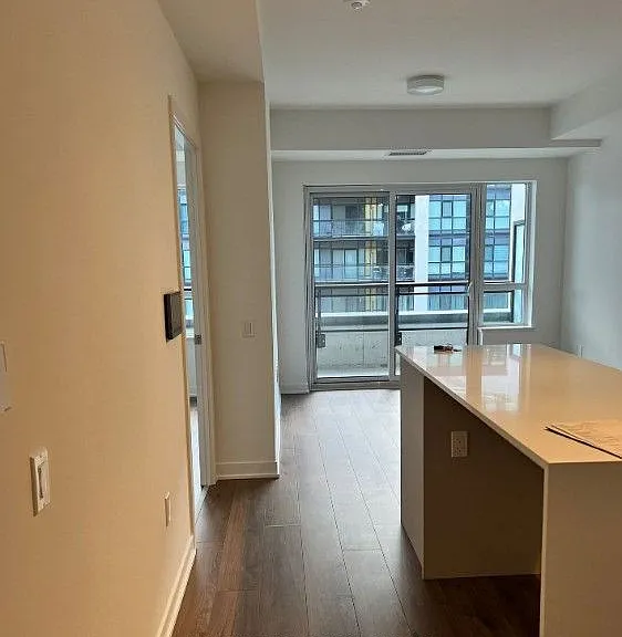 395 Dundas St W #619 — Photo 13