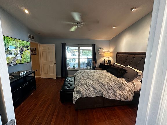 5th image of 3021 Oak Hammock Dr
