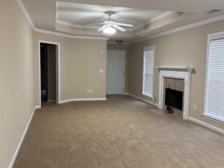 8213 Dison Dr — Photo 2