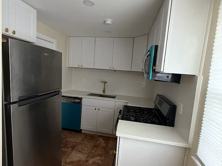 357 Wayne St #1B — Photo 5
