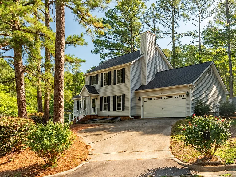 1 Trump Ct — Photo 2