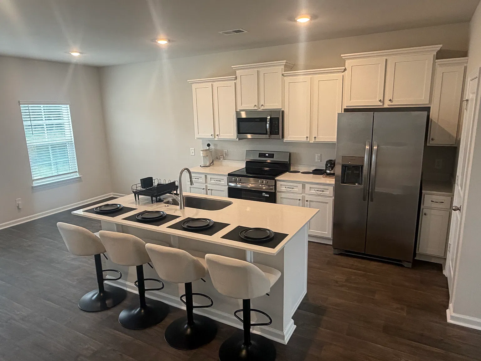 4 bed, 1696 sqft, $750 — Photo 2