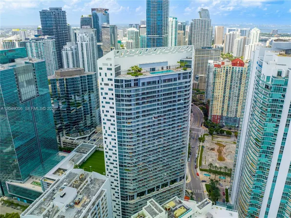 1300 Brickell Bay Dr, Miami, FL