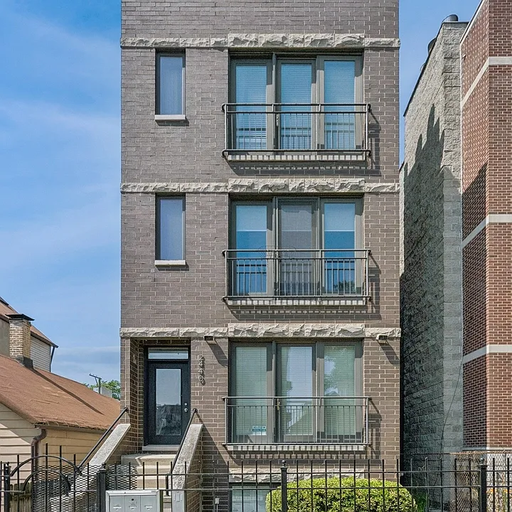 2440 W Cortez St #3