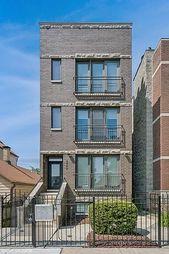 2440 W Cortez St #3 Photo 1
