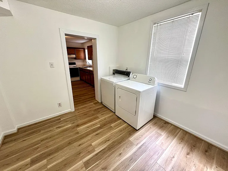 2323 Stark St #A — Photo 17