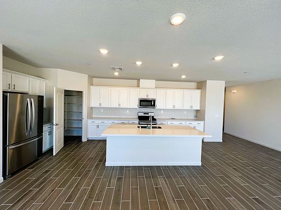 2nd image of 2203 Shoreline Dr