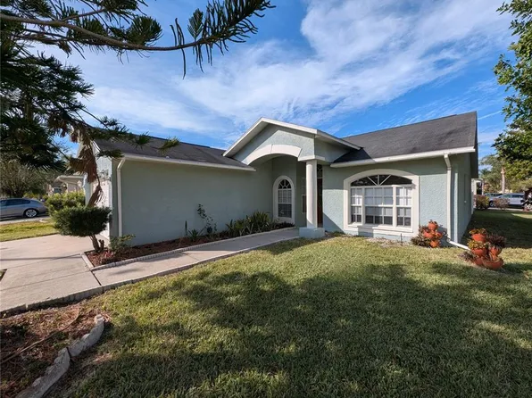 27355 Breakers Dr, Zephyrhills, FL 33544