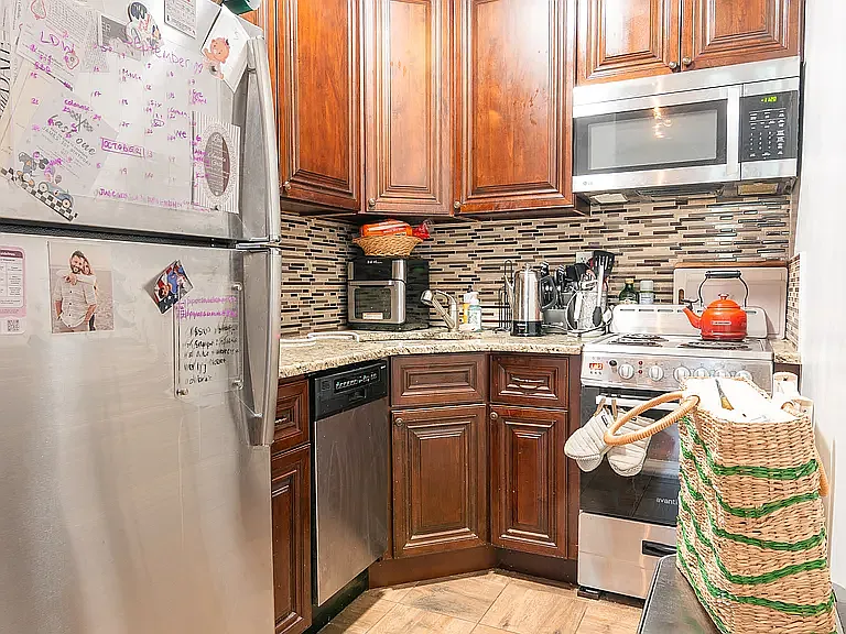 131 W 80th St #3B — Photo 4