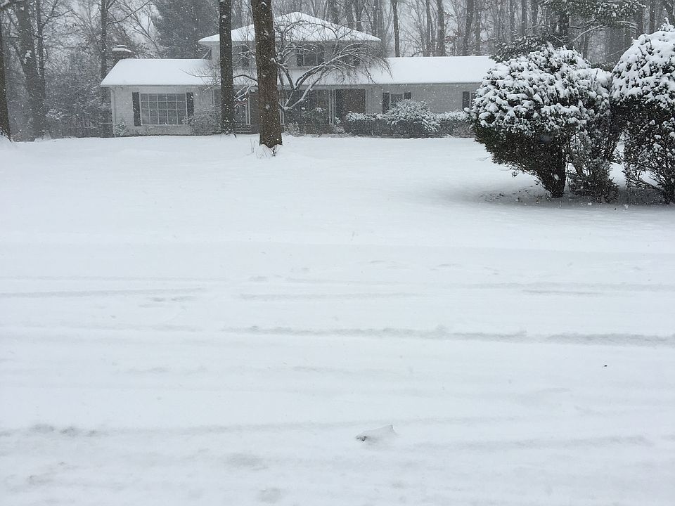 1st image of 64 Stratford Dr