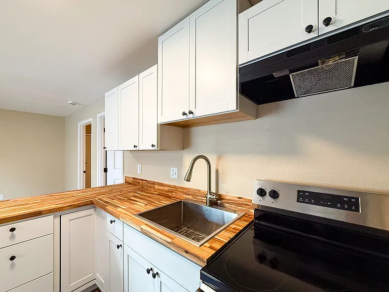 501 E 2nd Ave #2 — Photo 3