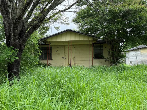605 Nebraska St, Robstown, TX 78380