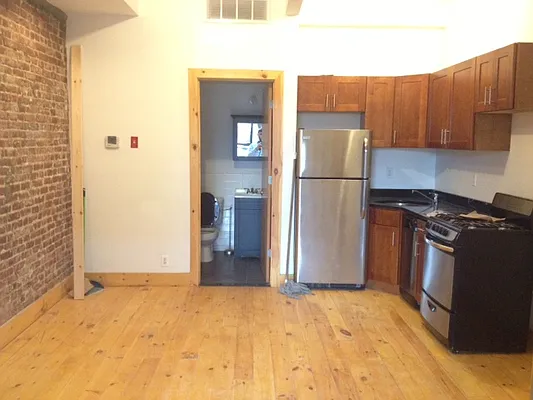 Rented by Full Time Management | media 14