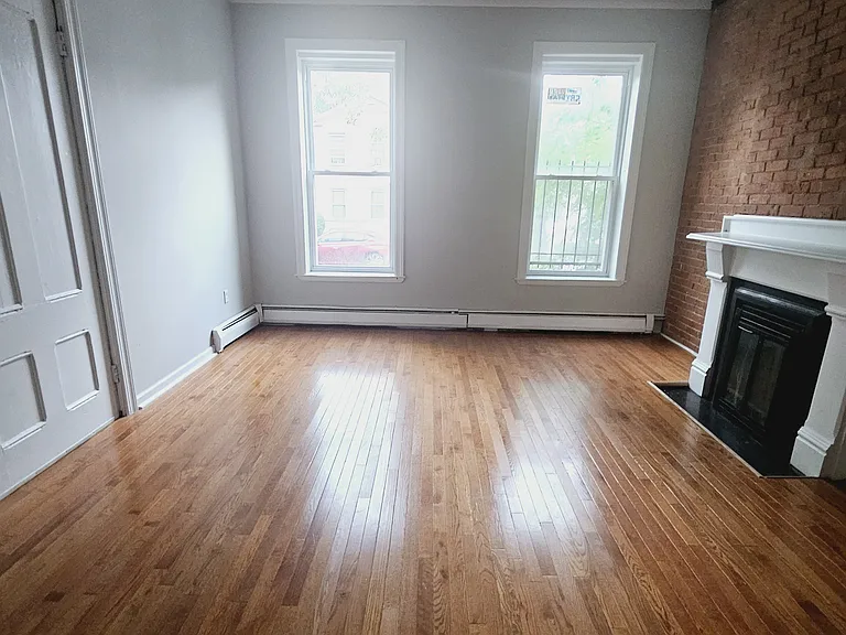 26 Lyon St #1B — Photo 7