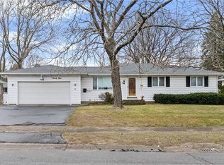 94 Woolacott Rd, Irondequoit, NY 14617