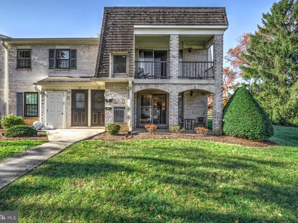 67 Valleybrook Dr, Lancaster, PA 17601