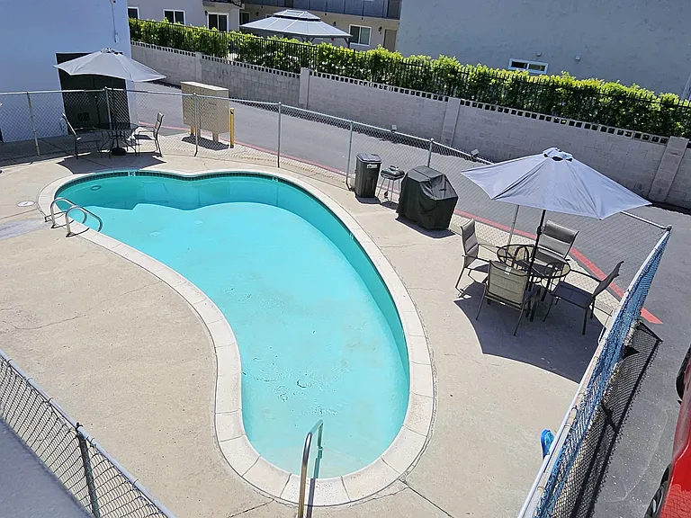 573 Emerald Ave #2 — Photo 4