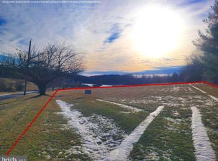 535 Turf Farm Dr, Sykesville, MD 21784