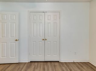 638 Silvertop Rd, Arlington, TX 76002
